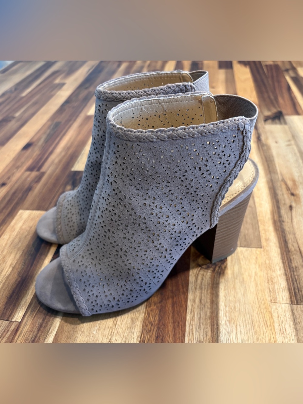 LC Lauren Conrad Light Gray Perforated Suede Peep-Toe Block Heel Booties Size 8